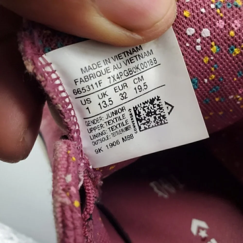 Converse High Top Chuck Taylor Burgundy Size 1 Youth Shoes